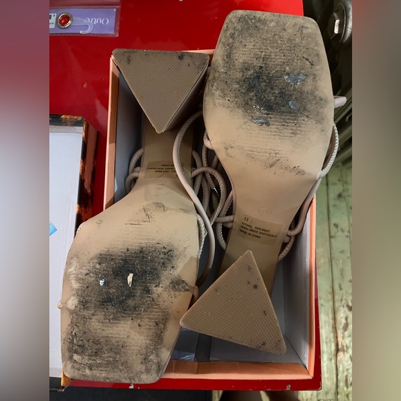 Lemonade Nude Triangle heels with sexy tie up straps. Receive matching handbag - Picture 4 of 5